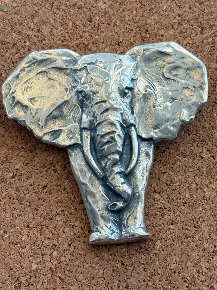 Broche de elefante de ley vintage, James Avery, retirado. Excelente estado. Foto 2 de 4