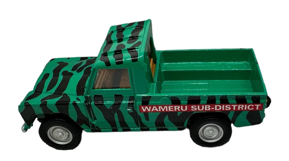 Vintage 1998 Corgi Daktari DieCast Model Wameru District Land Rover & Figures - Image 3 of 4