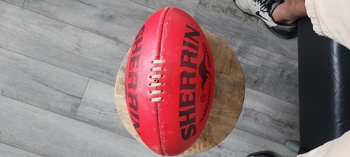 PRE WOKE MENS VINTAGE TW SHERRIN KB KANGAROO BRAND AFL VFL LEATHER FOOTBALL - Picture 7 of 7
