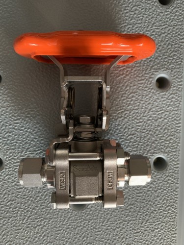SWAGELOK SS-63TS8-LLK Ball Valve, Reinforced PTFE Seats, 1/2 in.