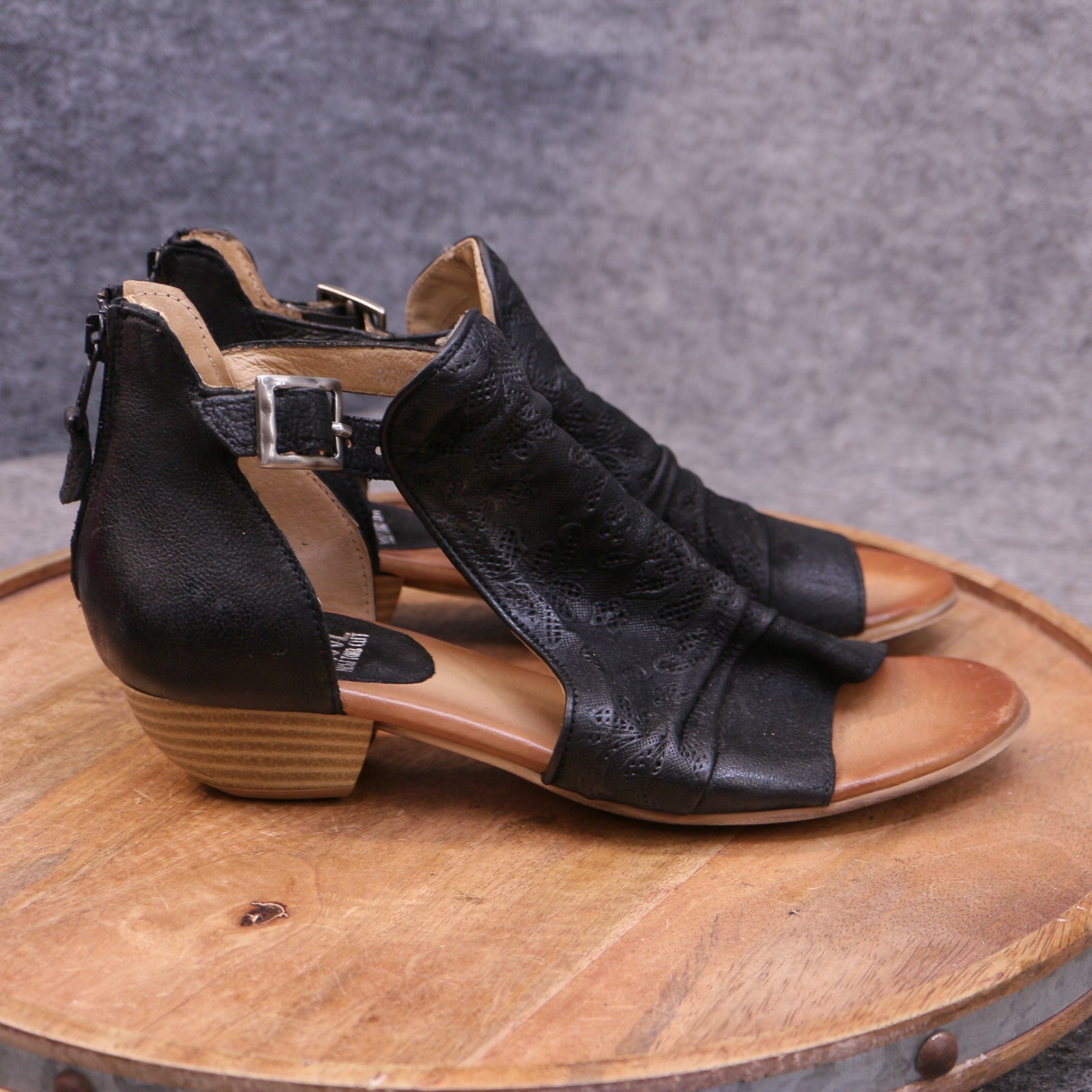 Miz Mooz Corra Leather Heeled Open Toe Sandals Black Womens Size 39 US 8