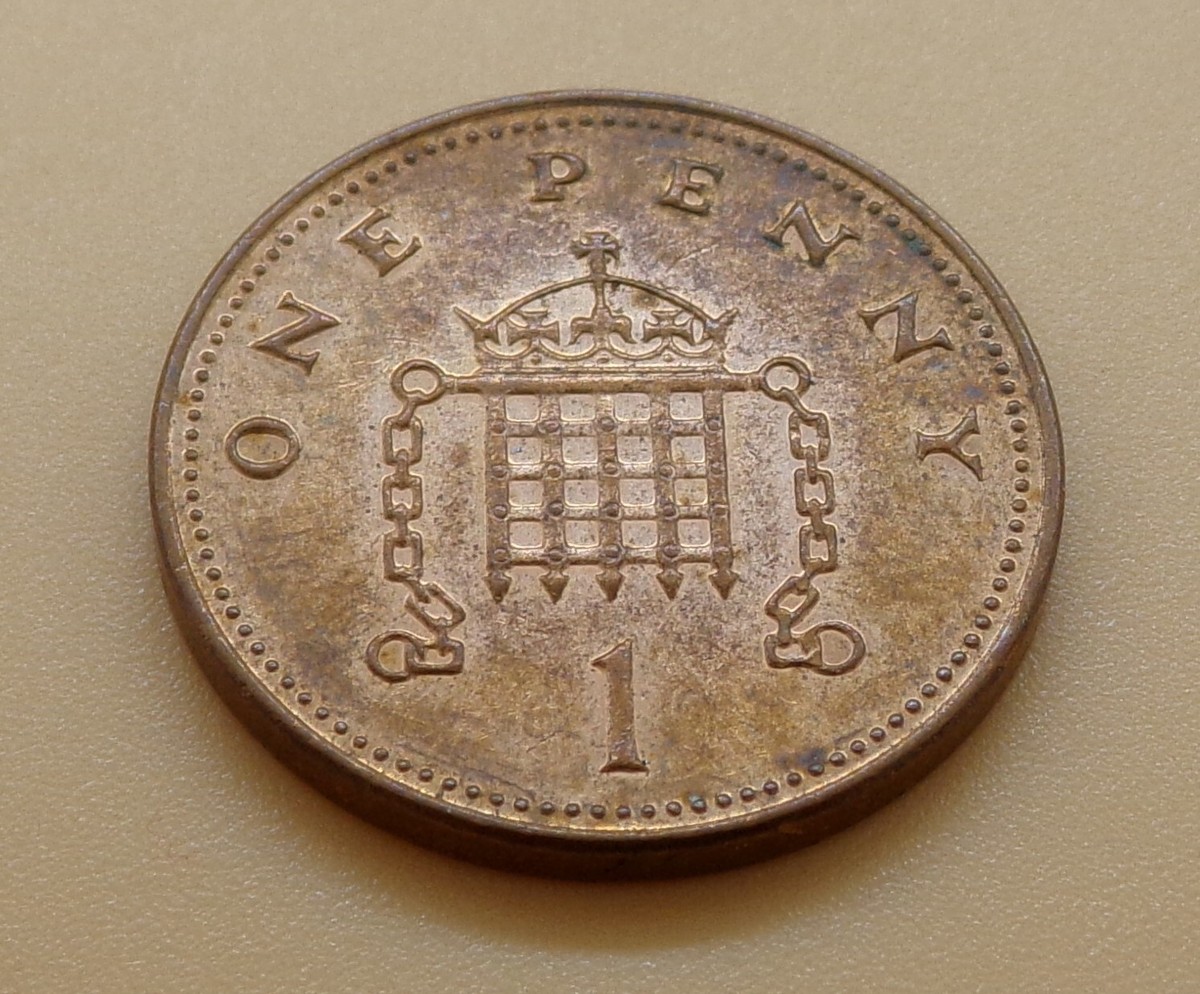 Queen Elizabeth II D.G. One Penny Coin Reg F.D. 2004 - Circulated