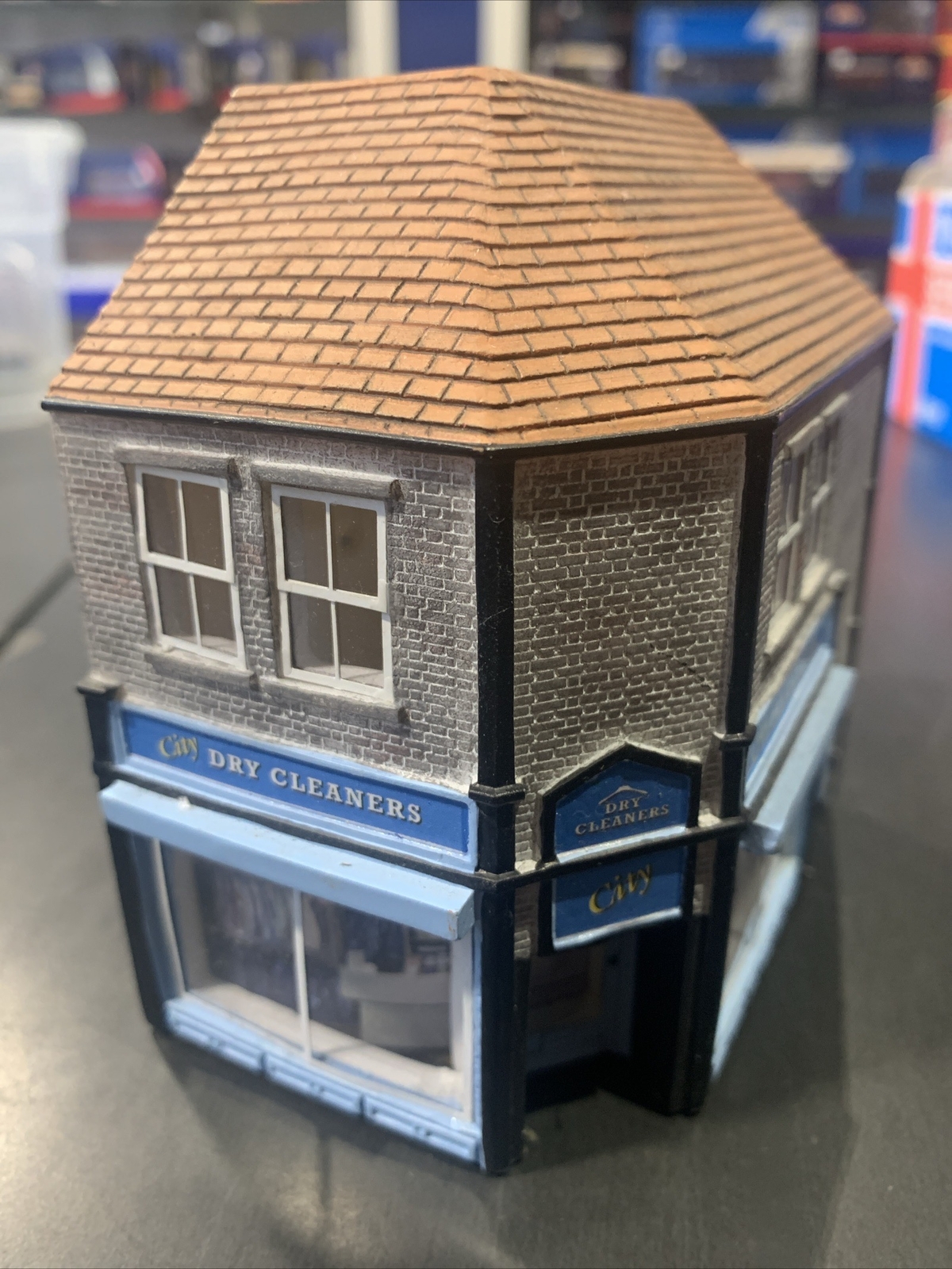HORNBY SKALEDALE R9716 ‘City Dry Cleaners’ ex Model Railway Layout eBay