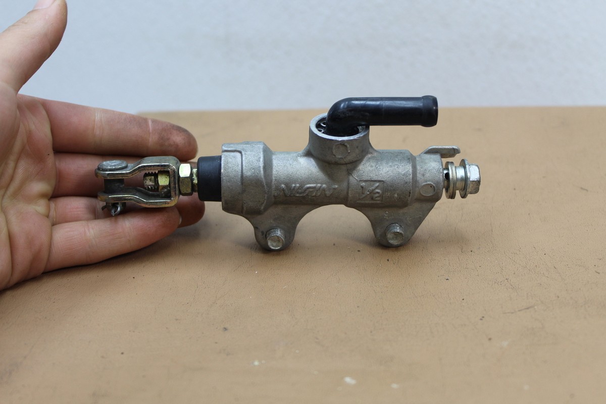 1991-1995 KAWASAKI NINJA ZX7 ZX750 REAR BRAKE MASTER CYLINDER