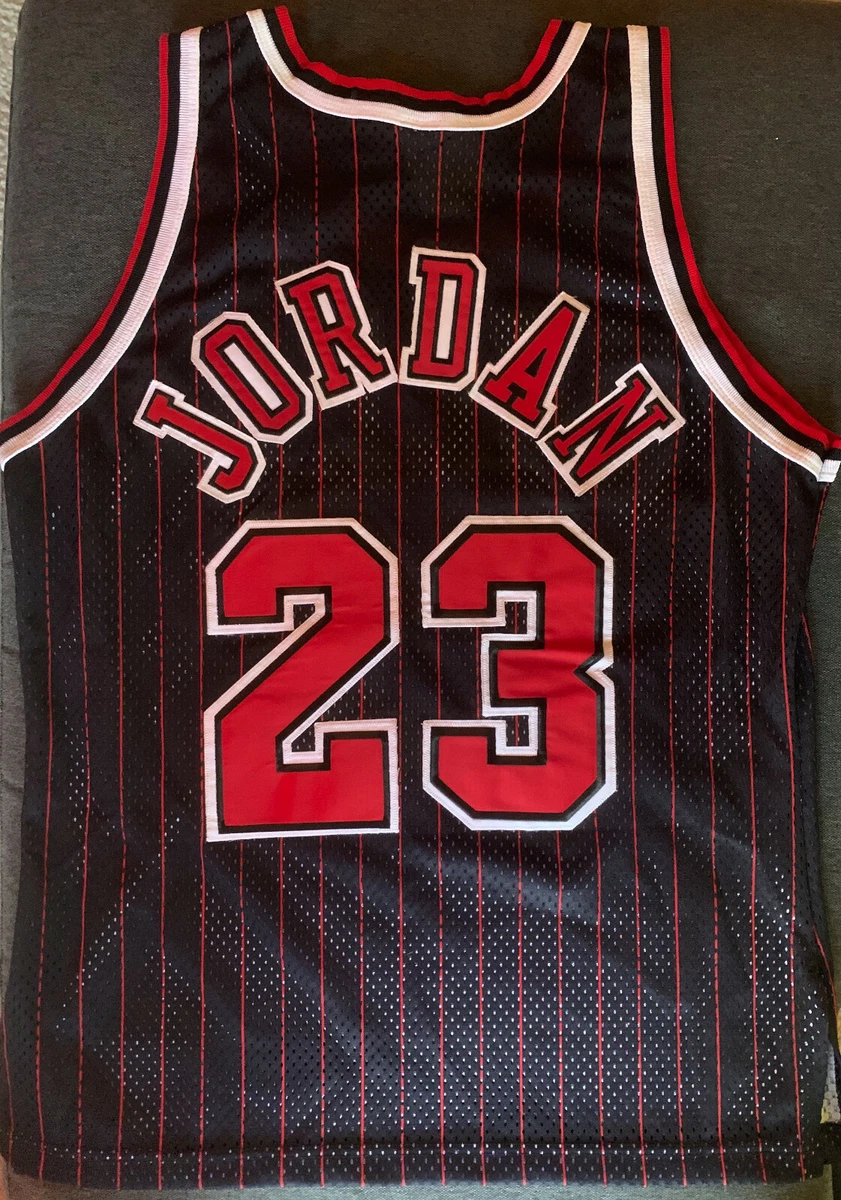 Authentic Nike Jordan Chicago Bulls Striped Black Jersey w/tags —