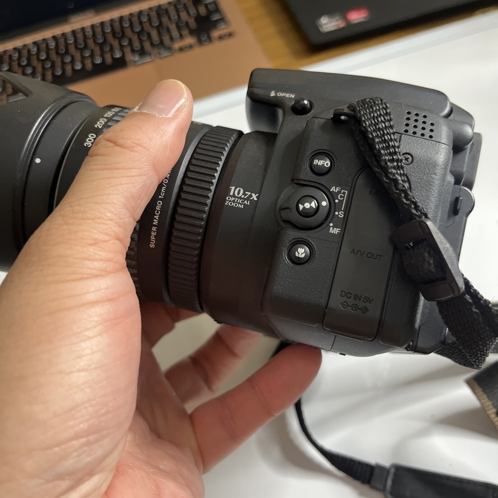 Fujifilm Finepix S9000 Digital Camera 9MP *Focus Error for Parts or