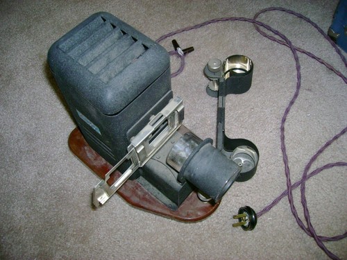 KONISLIDE 35MM FILM STRIP AND SLIDE PROJECTOR KONISHIROKU TOKIO VINTAGE - Picture 3 of 3