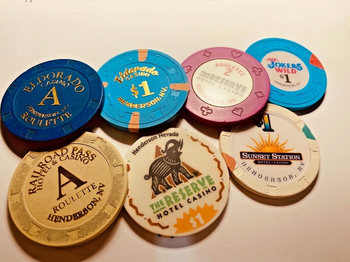 Screenshot einer Poker-App-Interface auf einem Mobilgerät, zeigt einen Turnier-Lobby und Chip-Stände