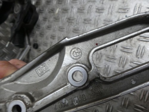 BMW R 1100 GS Ez: 99 Footrest Holder Right Pillion Foot Peg Holder Plate 69213 - Picture 8 of 13