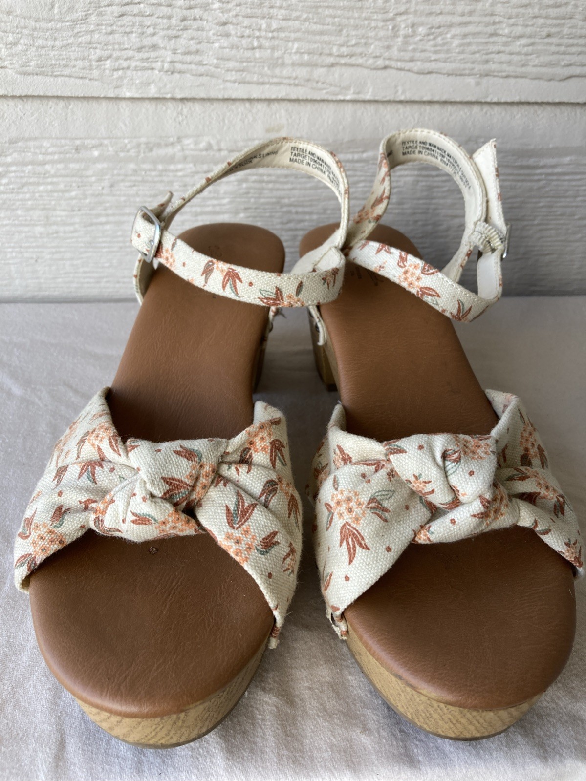Universal Thread Platform Sandals Cream Floral Ca… - image 2
