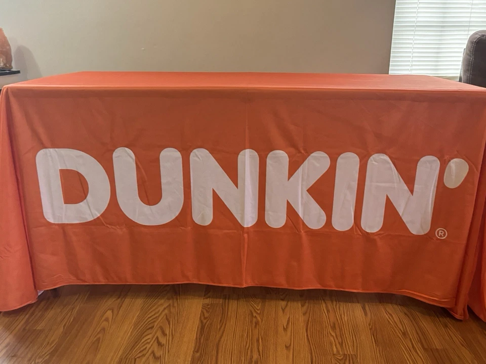 Оранжевая скатерть Dunkin Donuts (РЕДКАЯ ЭКСКЛЮЗИВНАЯ) - Изображение 2 из 4