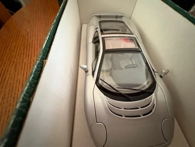 Matchbox Masterclass Collection Jaguar XJ220 LS003 Scale 1/24 - Original box - Image 4 of 4