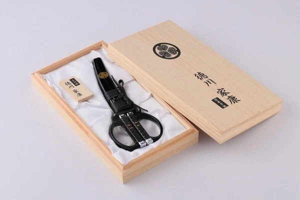 Sohaya no Tsurugi-Inspired Scissors Crafted with Traditional Japanese Techniqu - Image 4 of 4