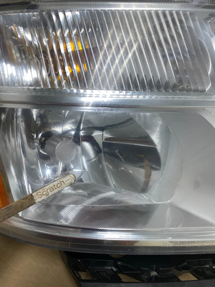 Juego de faros izquierda+derecha Nissan NV1500 NV2500 NV3500 2012 A 2021 OEM U2765 DW Foto 4 de 4