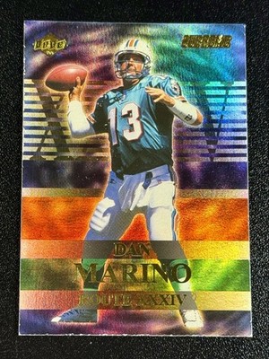 Route XXXIV Dan Marino Dolphins Insert - 2000 Collector s Edge Supreme #R4