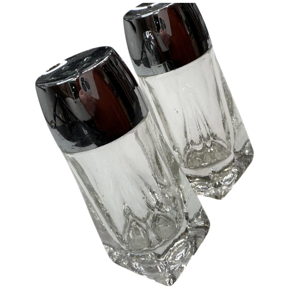 Vintage Clear Glass Square Pillar Restaurant Style Salt and Pepper Shakers - Image 3 of 4