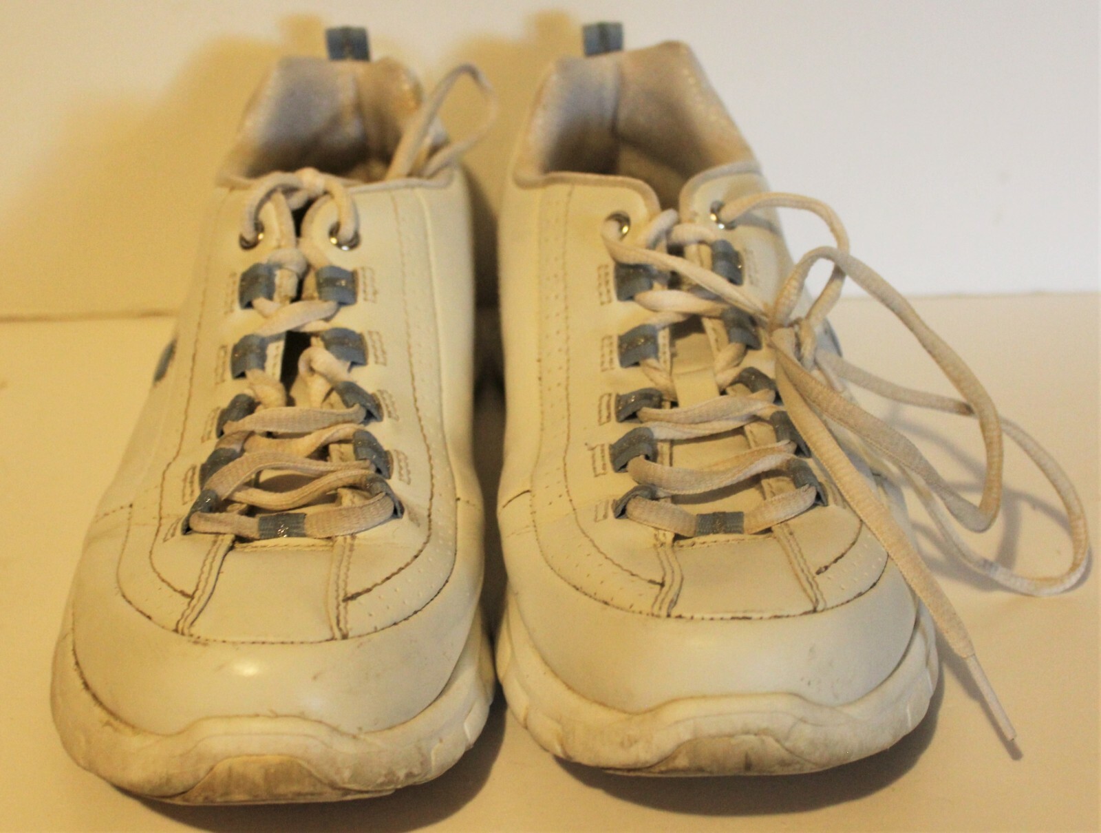 women's sneakers with memory foam insoles