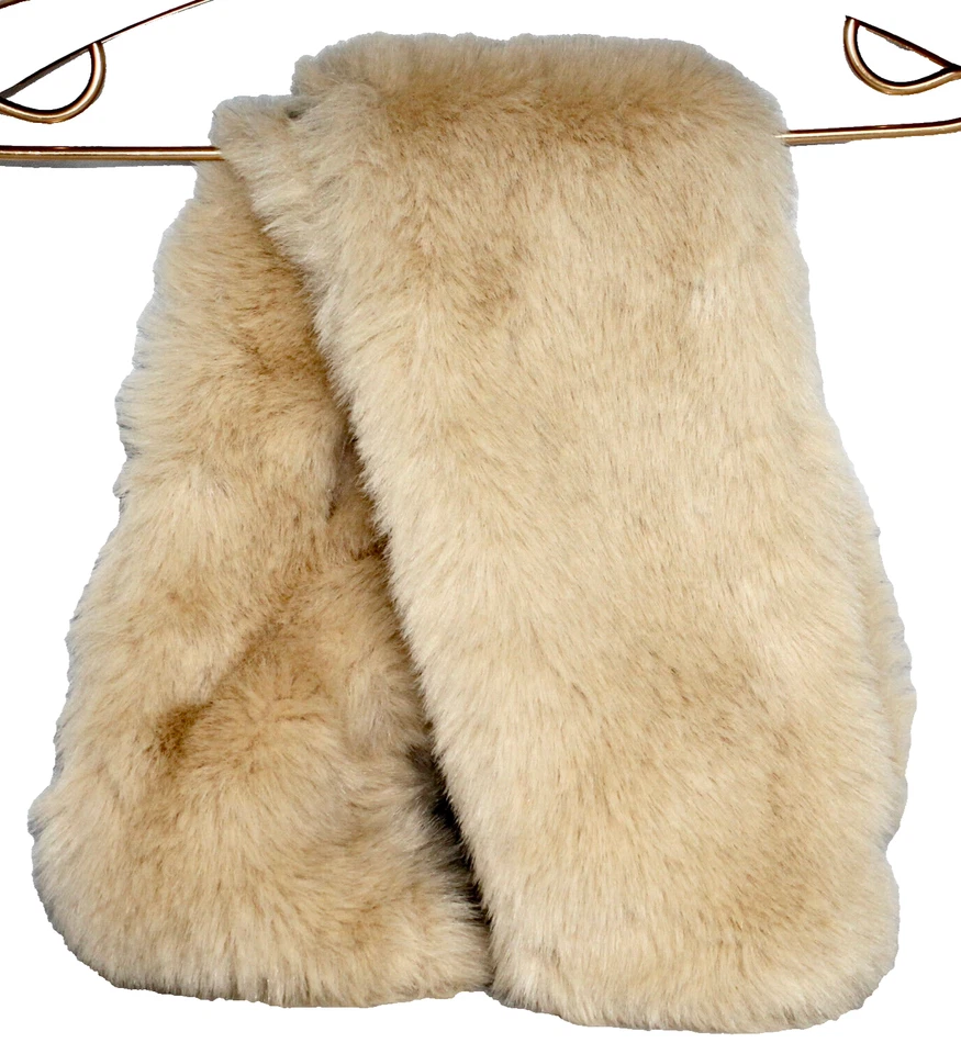 Bufanda envolvente de piel sintética rubia TASHA POLIZZI 58" de largo x 6" de ancho Foto 2 de 4