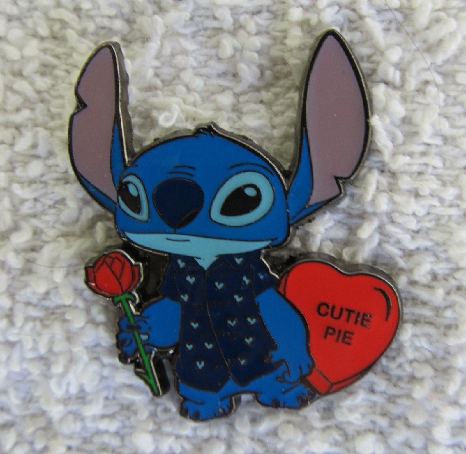 Disney Loungefly STITCH Mystery Holidays Pin Valentine Cutie Pie 2022 Pin 153163