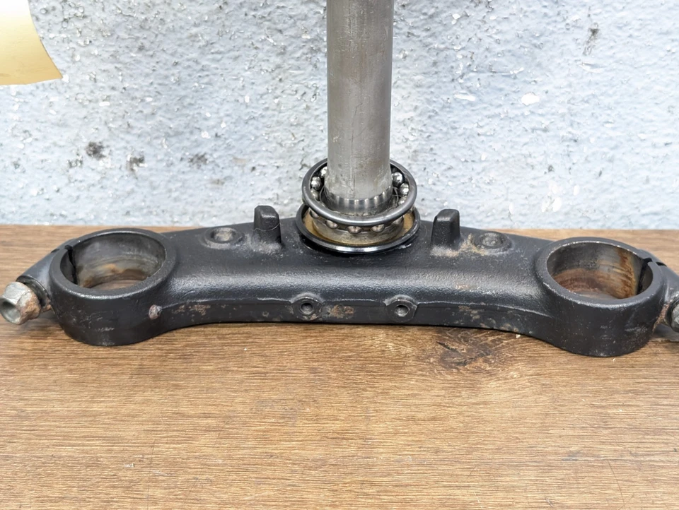 Vástago de dirección triple árbol Honda CBR1100XX Blackbird 97-03/97-98 Foto 3 de 4