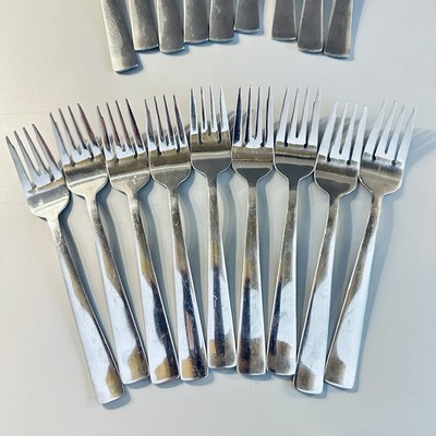 9 Oneida AVERY Stainless Flatware SALAD Forks