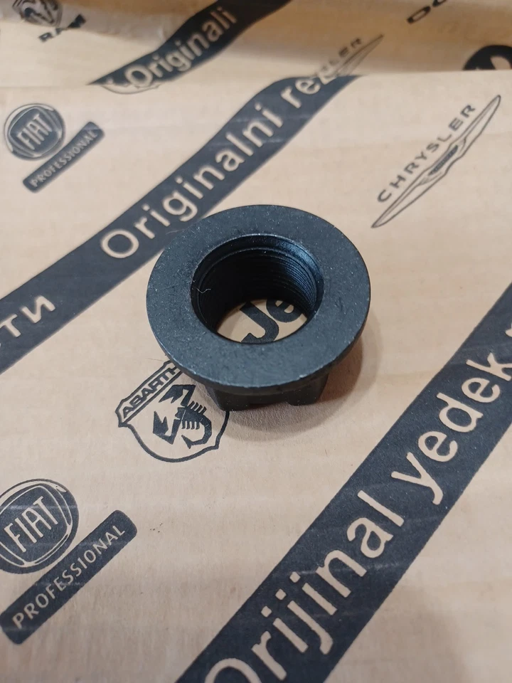 Dodge Charger Chry 300 2005-2021 AWD tuerca de eje delantero OEM nuevo 6506263AA Foto 2 de 2