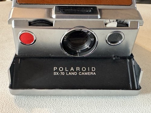 Polaroid SX-70 Instant Film Land Camera With Leather Carrying Case, Manual, Case - Picture 11 of 20