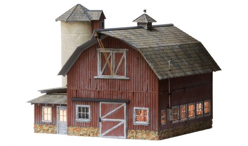 WOODLAND SCENICS O SCALE LIGHTED OLD WEATHERED BARN BUILT & READY gauge WDS5865 - Picture 2 of 8