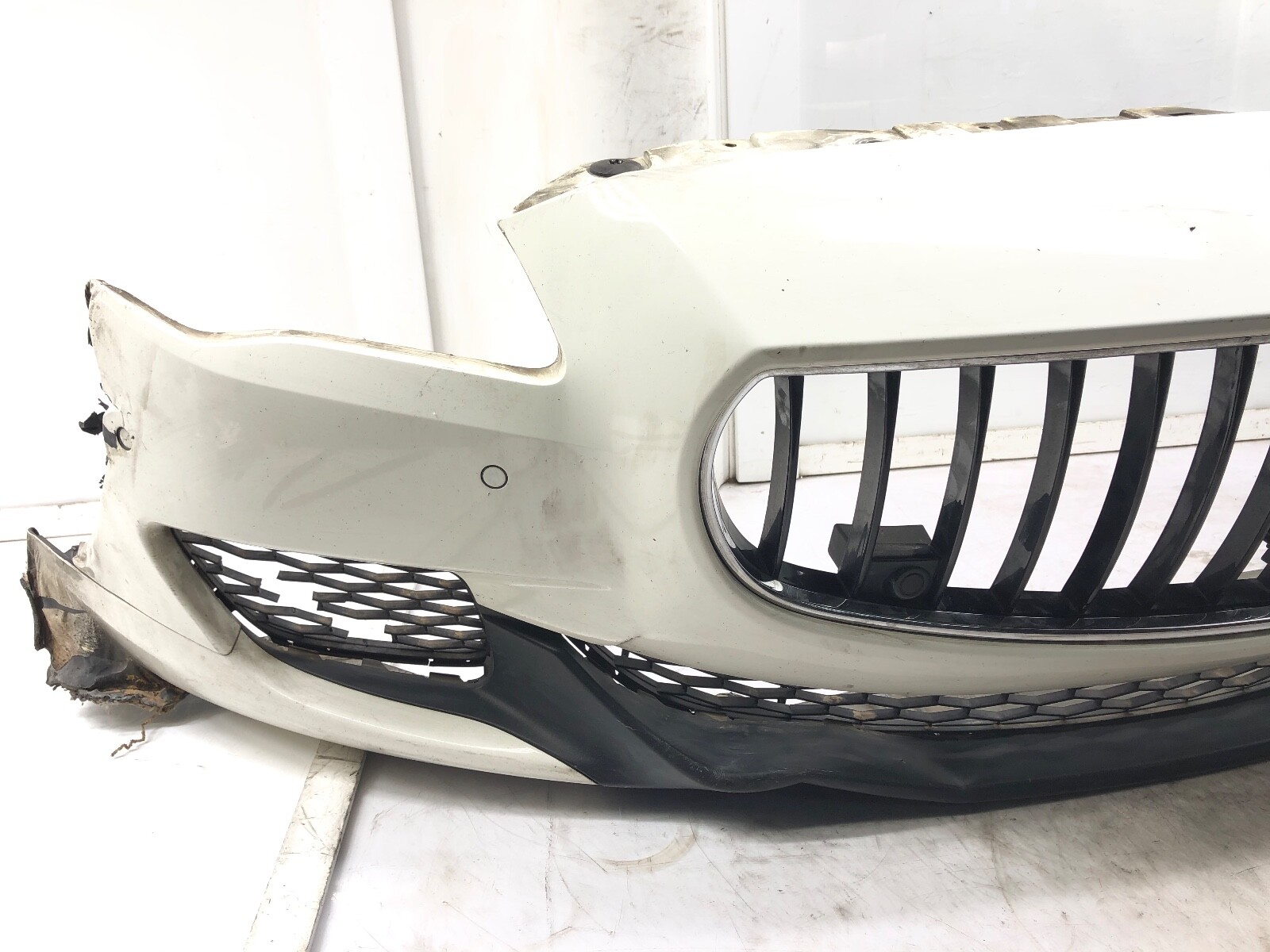 2014-2020 MASERATI QUATTROPORTE FRONT BUMPER W/ GRILLE OEM #DAMAGED.