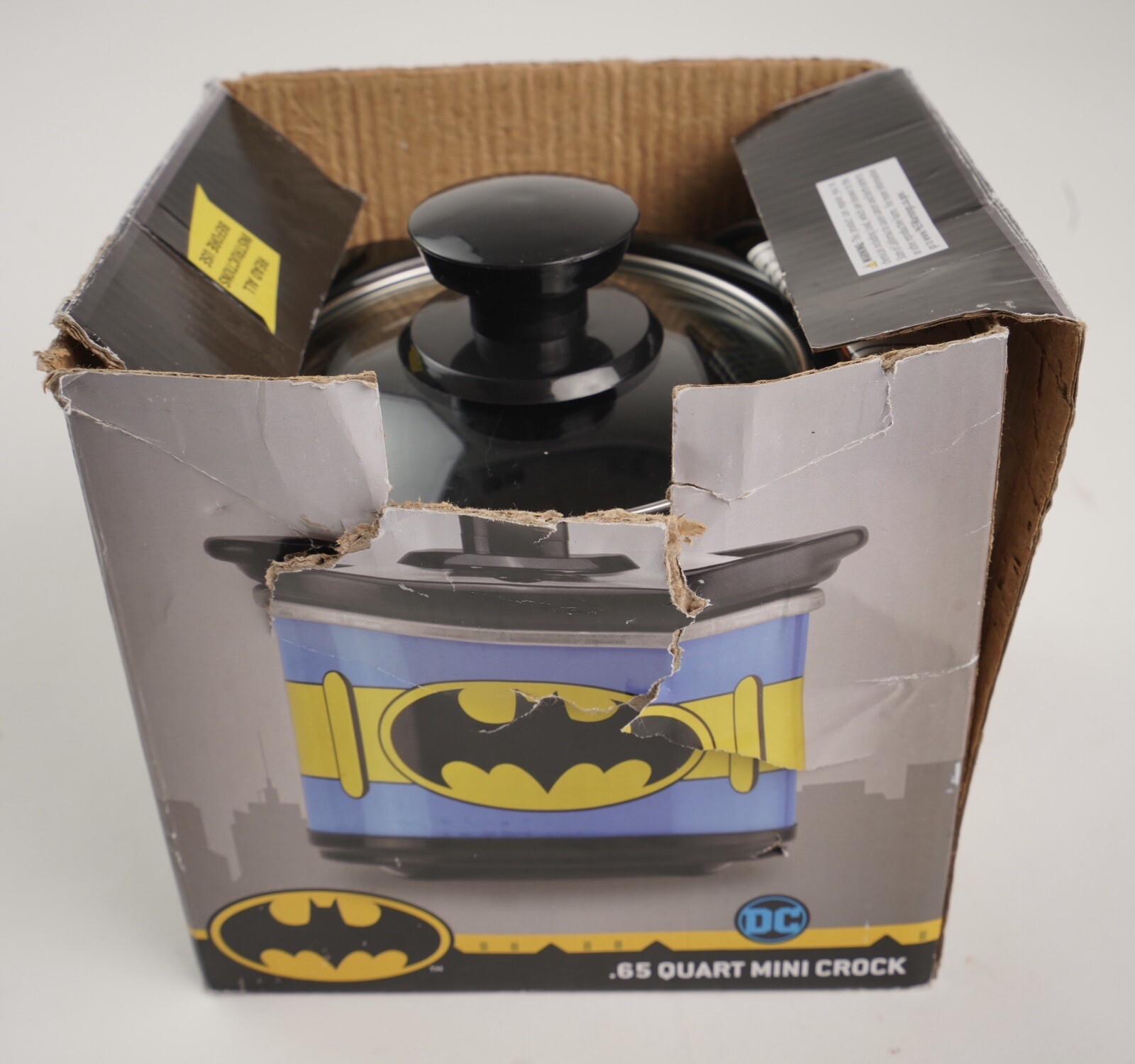 Batman Mini Crock Pot With Tempered Glass Lid - 0.65 Quart Officially Licensed DC Appetizer Warmer - View #6