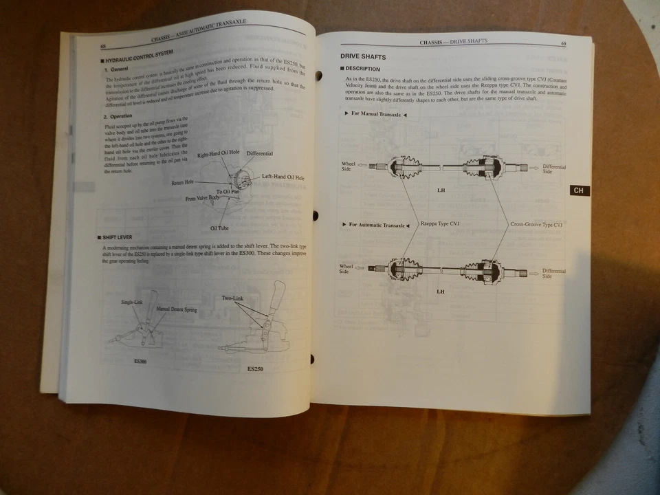 1992 Lexus ES 300 New Car Features Manual Brochure Dealership Publications OEM - Image 2 of 3