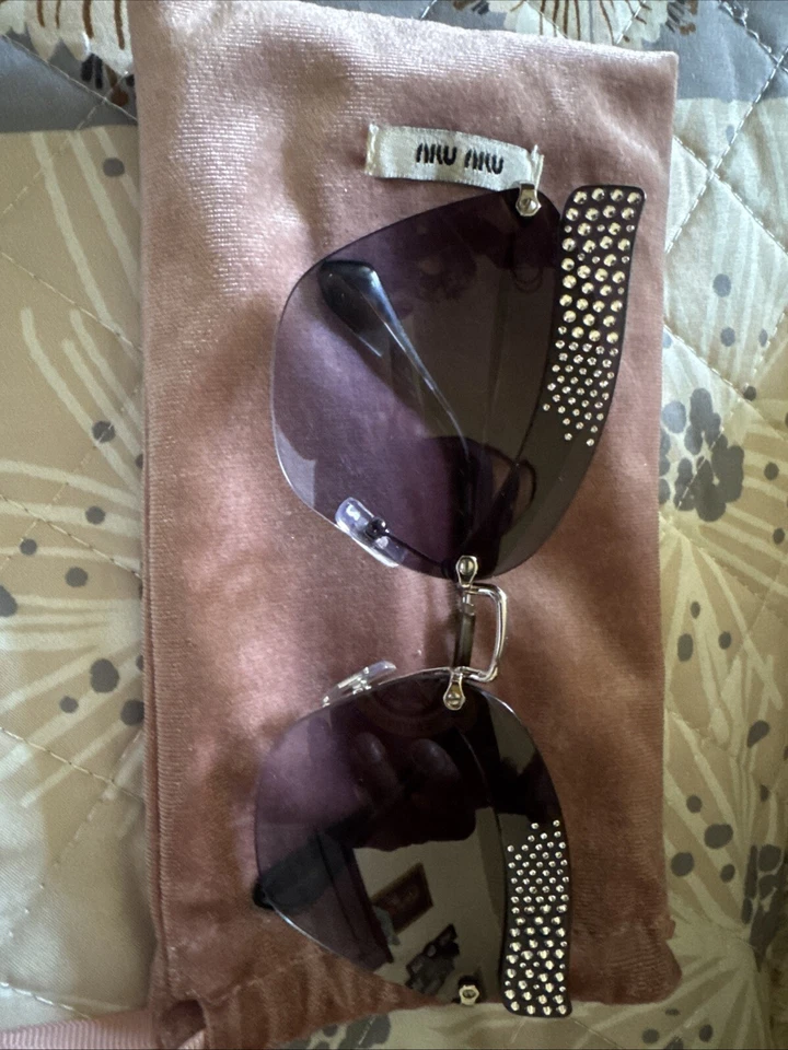 Estuche rígido para gafas de sol MIU MIU MU51YS Foto 3 de 3