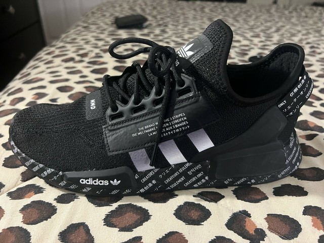 nmd r1 v2 script black