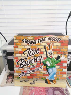 Jive Bunny And The Mastermixers - Swing The Mood (12