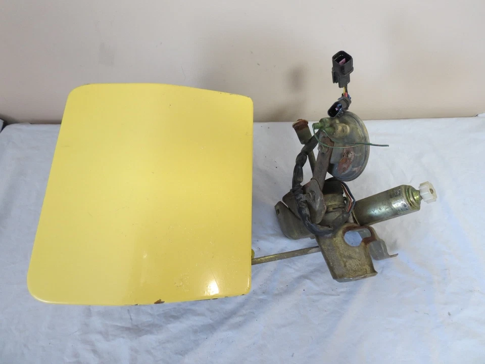 87 88 89 Conquest Starion Faro Luz Lámpara Derecho PASAJERO Borde Amarillo OEM Foto 2 de 4