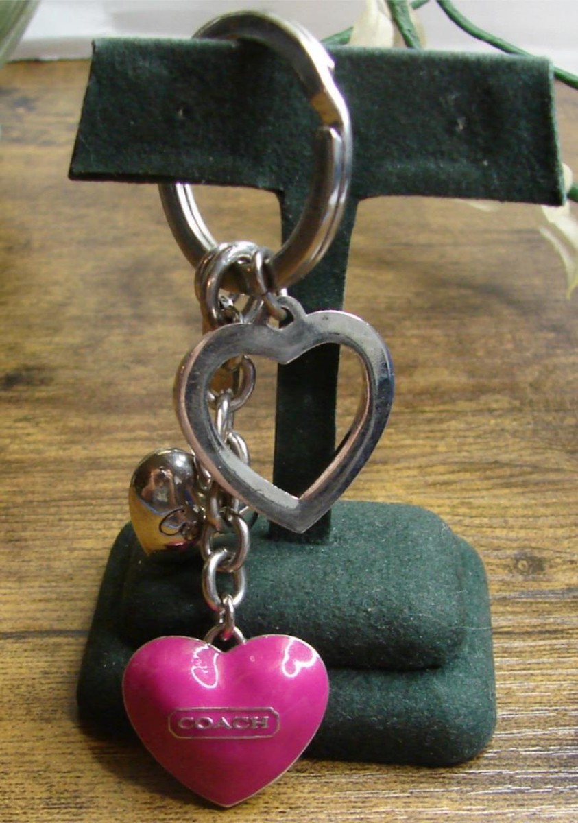 アクセサリー COACH Pink double heart keychain charm アクセサリー COACH Pink double heart keychain charm _12.JPG