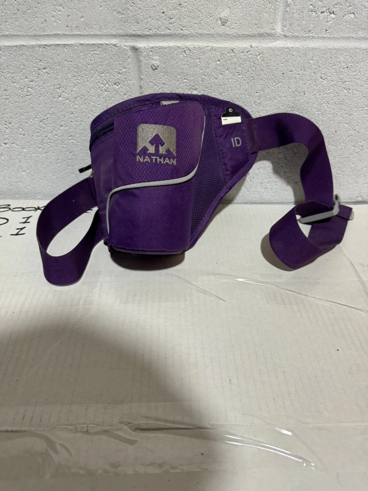 portabotellas de agua nathan morado Foto 2 de 2