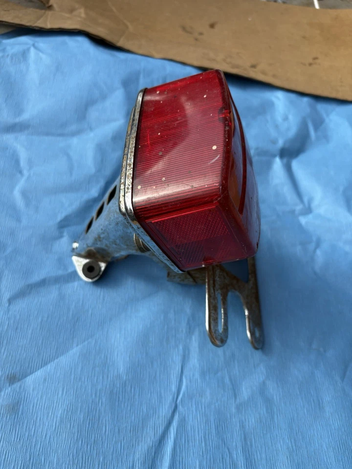 Conjunto de luces traseras Honda XL modelo desconocido/año 1974 1975 Xl250 250 luz trasera Foto 2 de 4