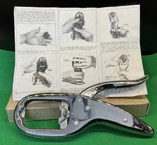 Vintage NIB 1987 Crackerjack Adjustable Manual Nut Cracker Brookstone England