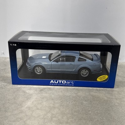 AUTOart 1:18 2005 Ford Mustang GT Windveil Blue #73014 Limited