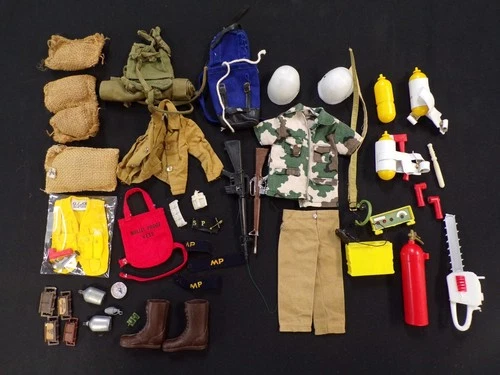 VINTAGE 1960'S GI JOE 12" FIGURE MIXED LOT OF HASBRO ACCESSORIES
