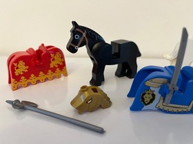 LEGO Blue Lion and Horse Barding / Red Barding Yellow Lion King's Castle Horses