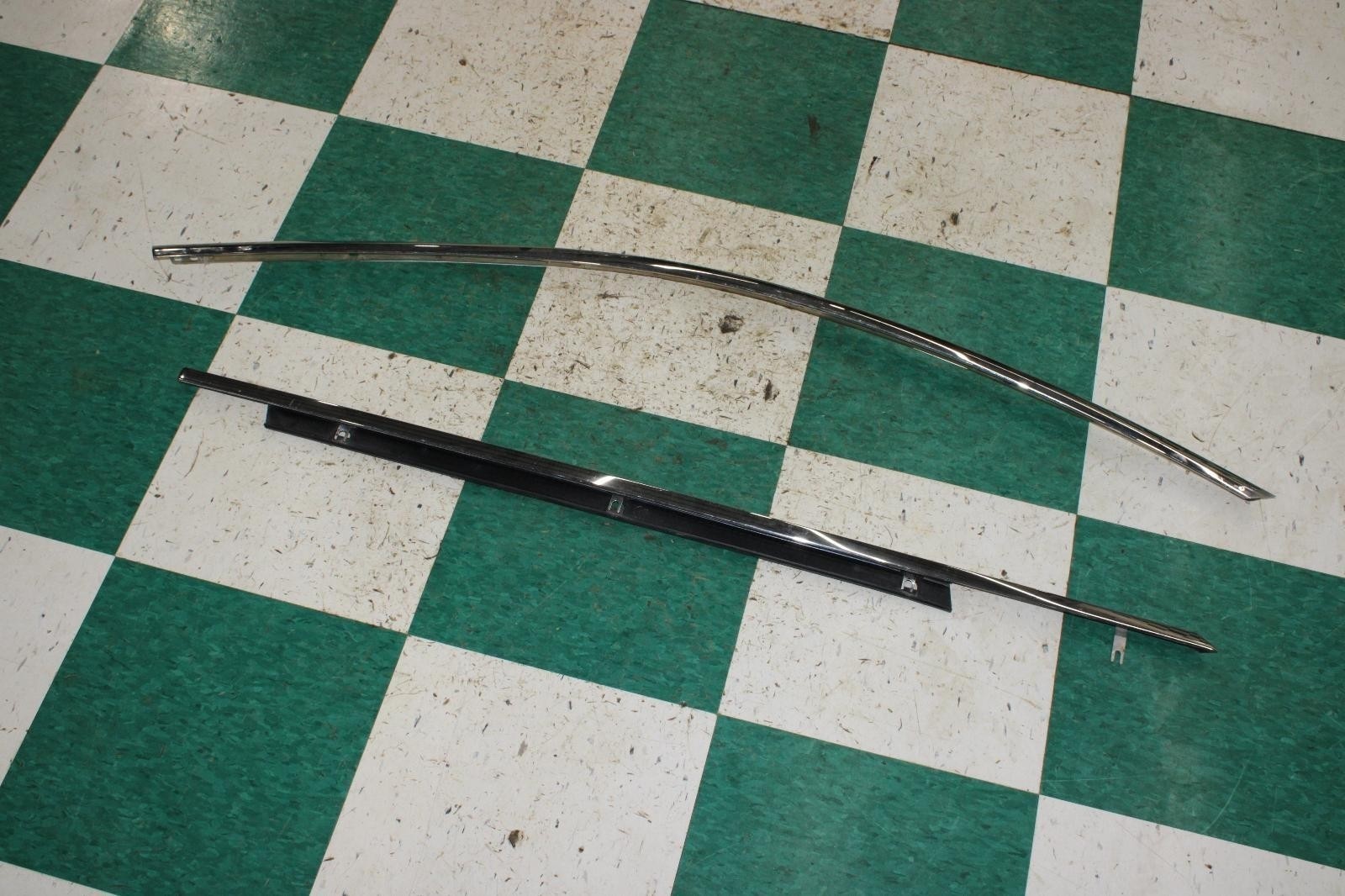 13-18 Flying Spur Chrome Front Passenger Right RH Door Window Molding OEM OE WTY