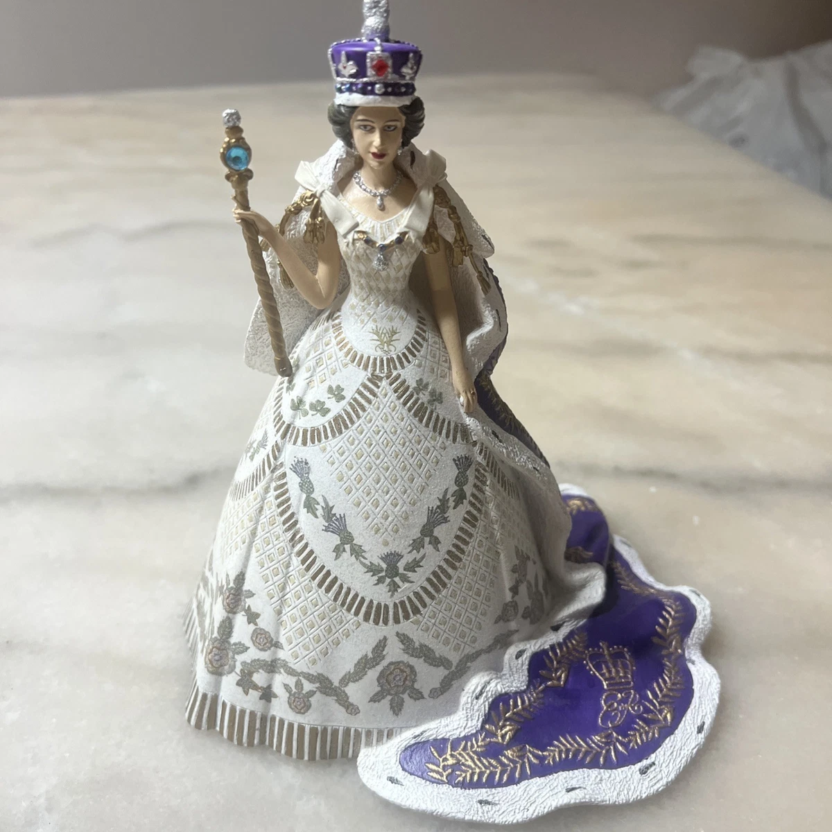 Elizabeth II (1952-2022) Royal Historical Royalty Collectibles for