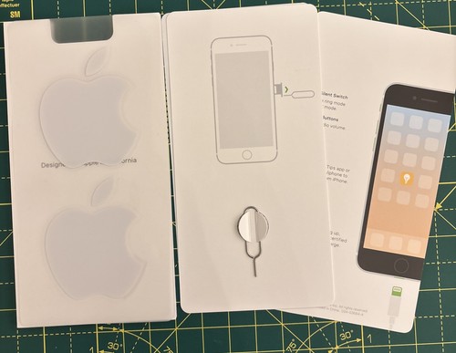 iPhone SE 2020 retail box only with Accessories 64GB - Zdjęcie 7 z 7
