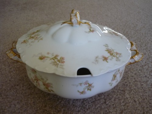 ANTIGUO HAVILAND LIMOGES TUREEN CON TAPA/ROSA FLORAL/ 1889-1931 - Imagen 2 de 9