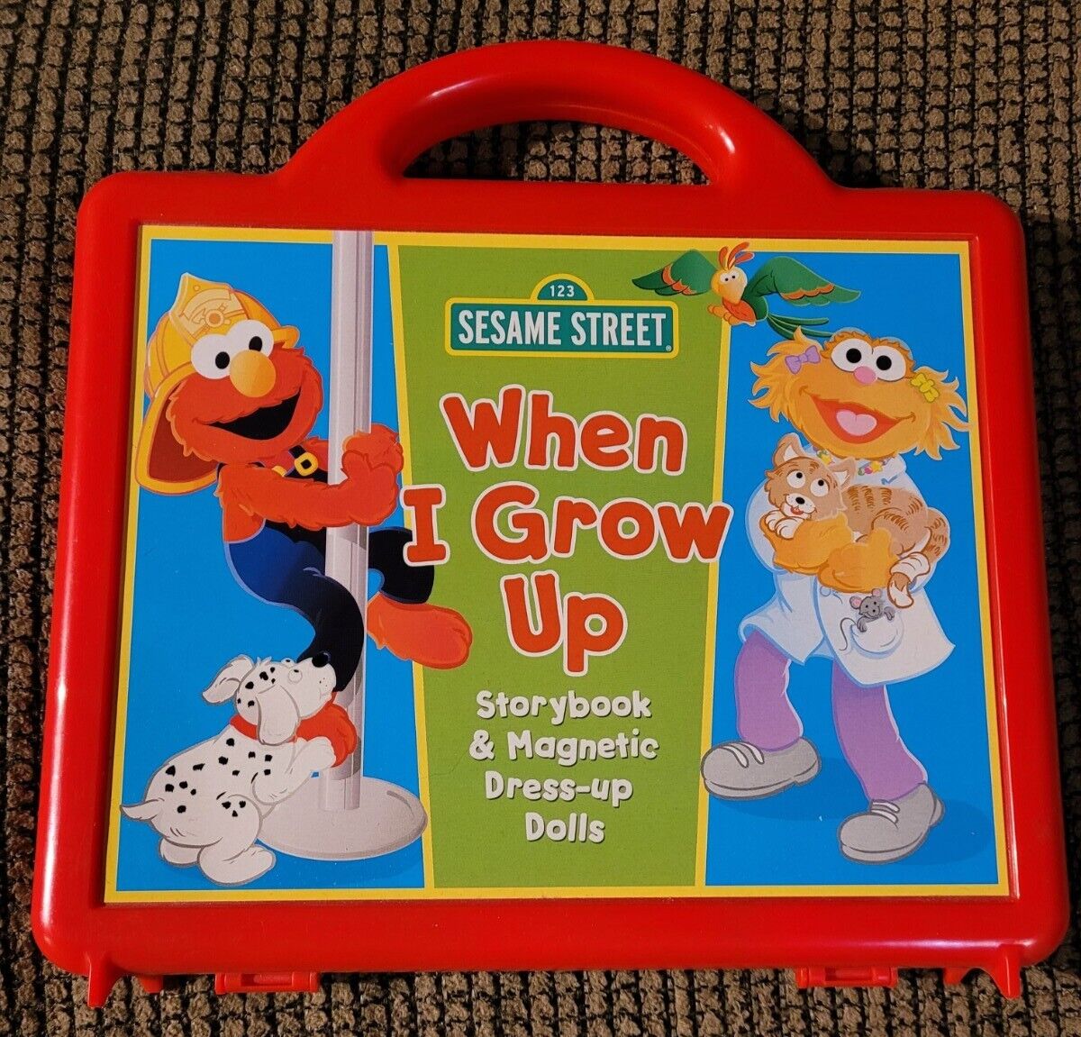 Pre-Owned Giggly and Wiggly A Book About Feelings Sesame Street