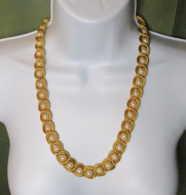 VTG ESTATE ELEGANT STATEMENT FAUX PEARL GOLD TEXTURED LOOP LINK NECKLACE 23.75''