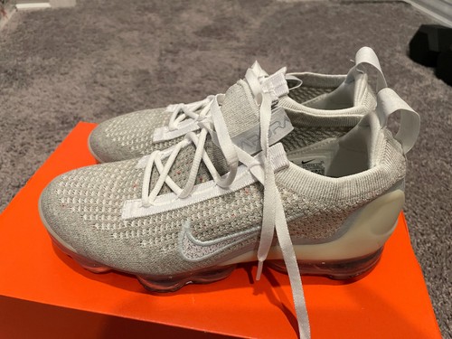 NIKE AIR VAPORMAX WOMENS 7 WHITE-PURE PLATINUM