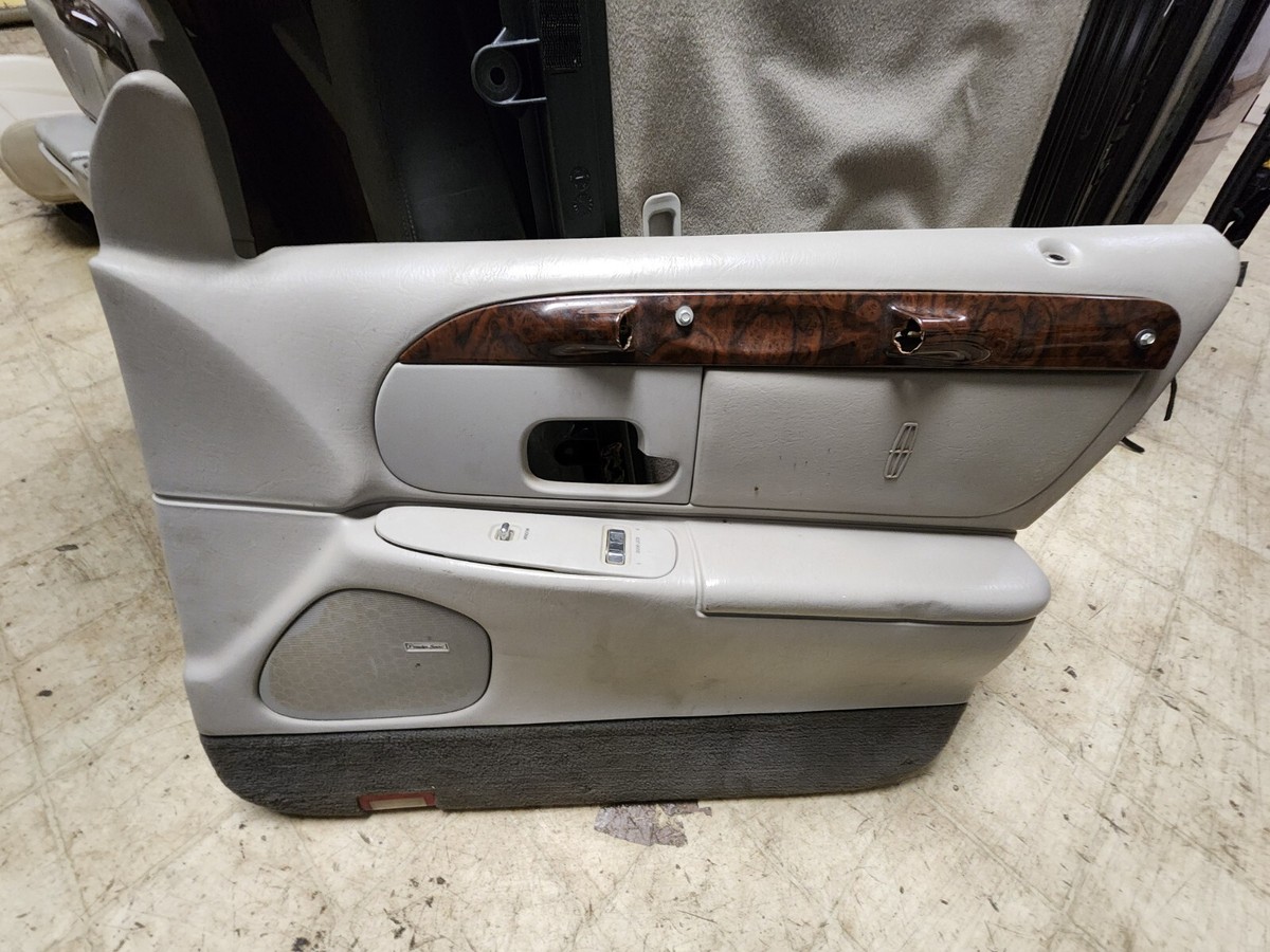 1998 1999 2000 2001 2002 LINCOLN TOWN CAR RIGHT FRONT INTERIOR